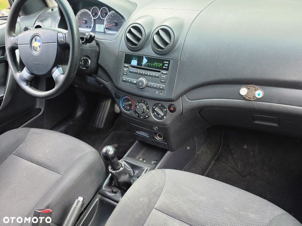 Chevrolet Aveo - 5
