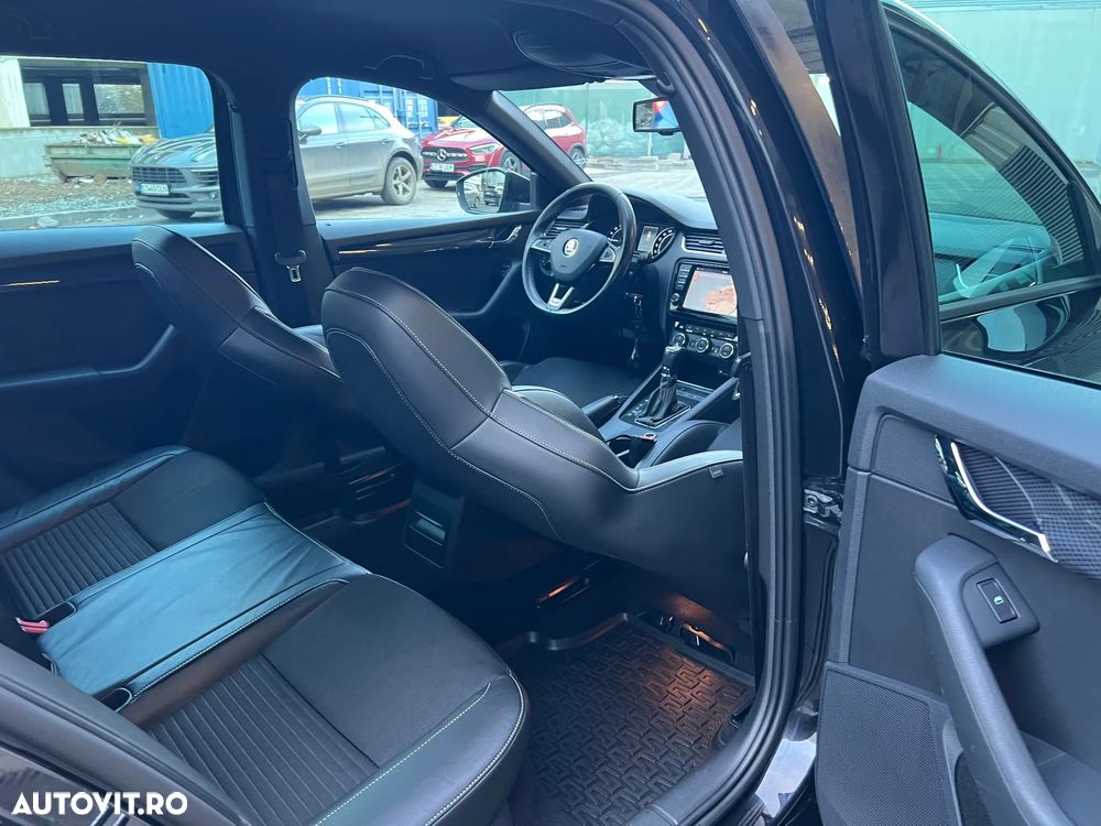 Skoda Octavia 2.0 TDI DSG RS - 25