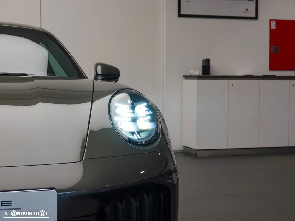 Porsche 911 (992) - 11