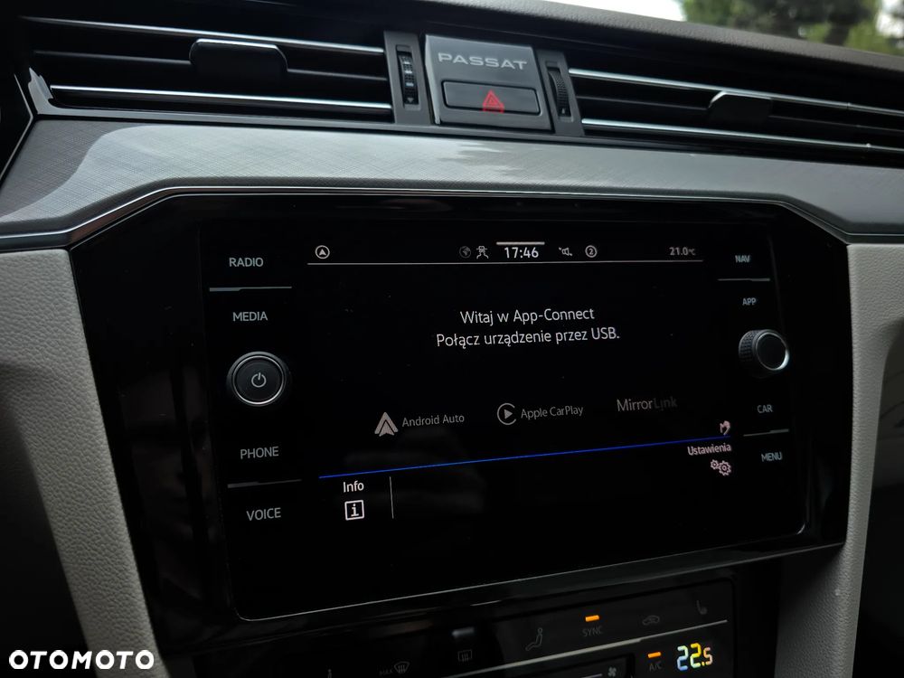 Volkswagen Passat Variant 2.0 TDI EVO Elegance DSG - 24
