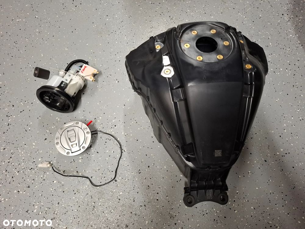 BMW F900 R XR zbiornik bak pompa paliwa korek wlew - 1
