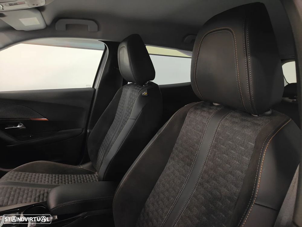 Peugeot 2008 1.2 PureTech Allure EAT8 - 33