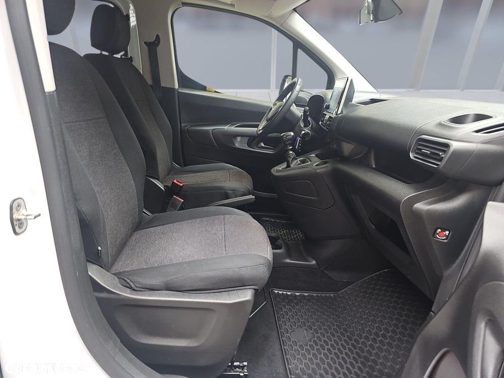 Opel Combo 1.5 DT Edition 102KM - 9