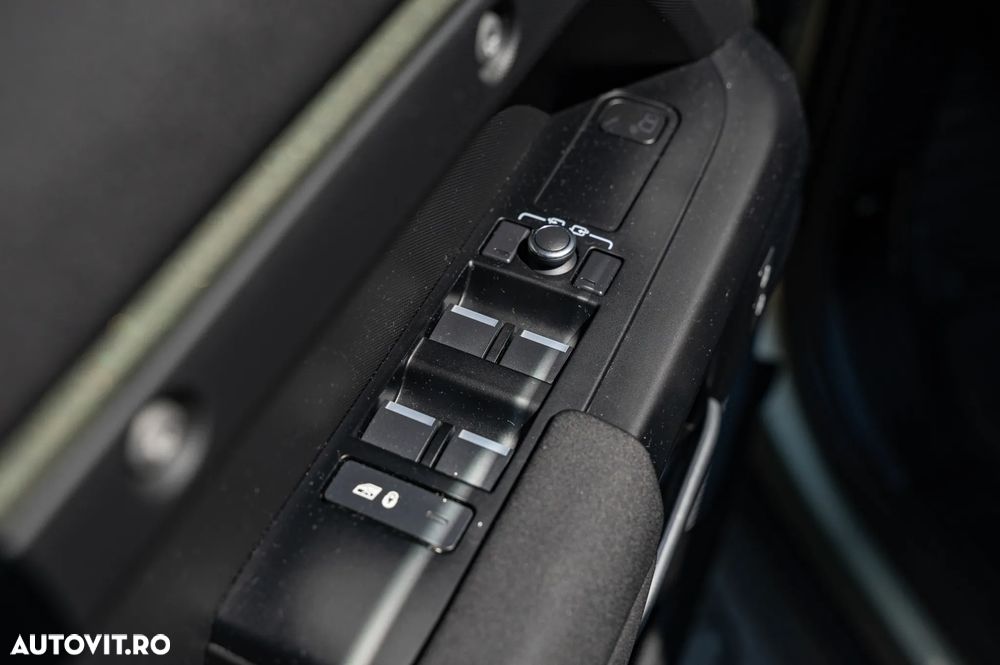 Land Rover Defender - 19