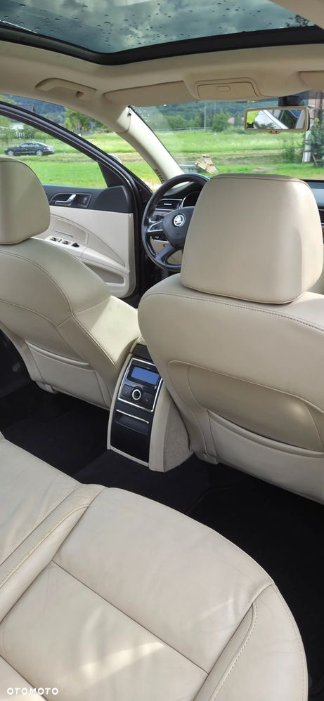 Skoda Superb 2.0 TDI 4x4 Elegance Outdoor DSG - 15