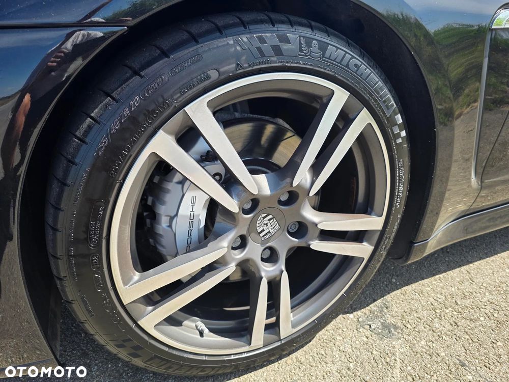 Porsche Panamera 4S PDK - 26