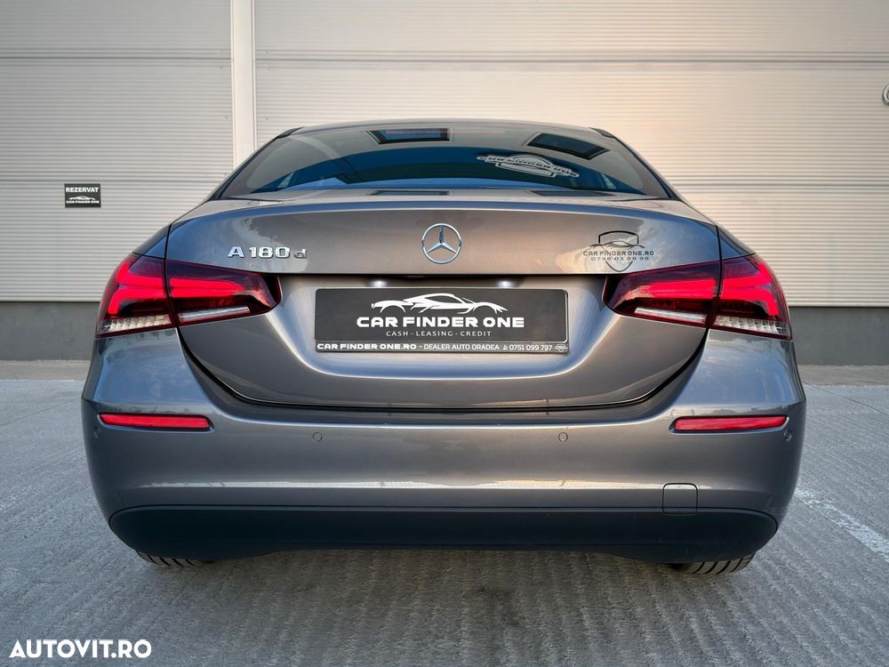 Mercedes-Benz A 180 d Sedan 8G-DCT Style - 35