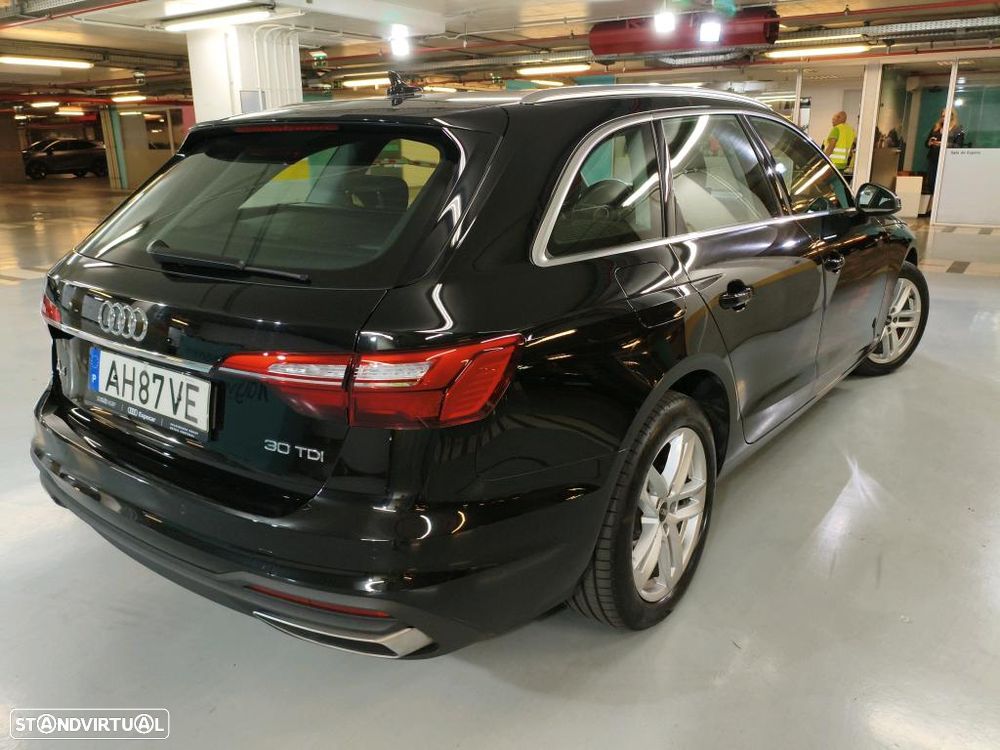 Audi A4 Avant 30 TDI S tronic - 3