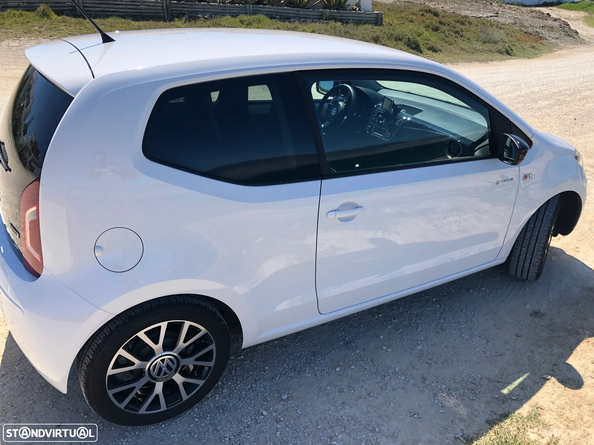VW Up! 1.0 BlueMotion Groove - 4