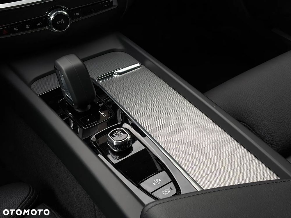 Volvo V60 B4 B Plus Dark - 20