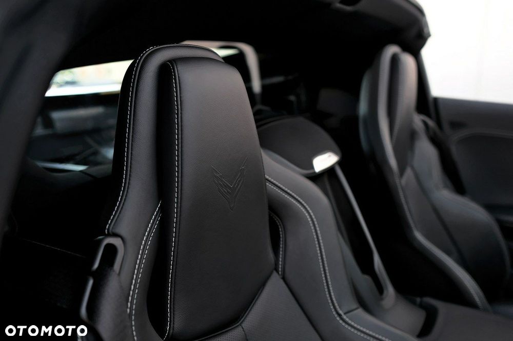 Chevrolet Corvette - 30