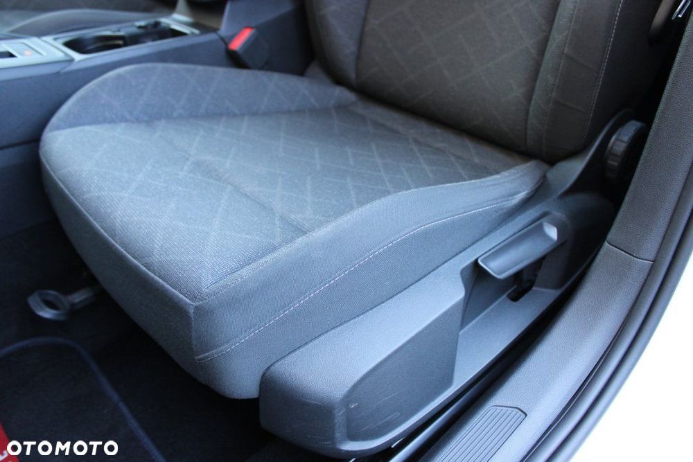 Volkswagen Golf - 28