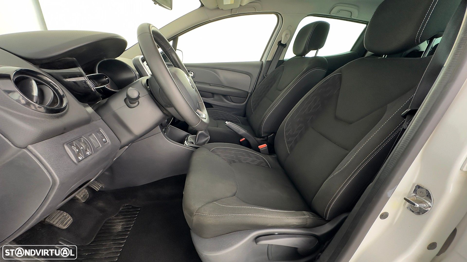 Renault Clio 0.9 TCe Limited - 28