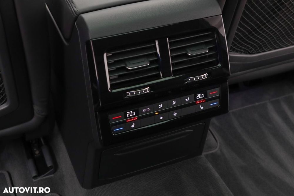 Volkswagen Touareg - 24