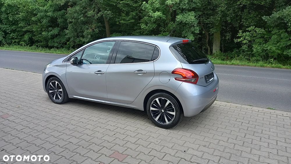 Peugeot 208 1.2 PureTech GPF Allure S&S EAT6 - 7