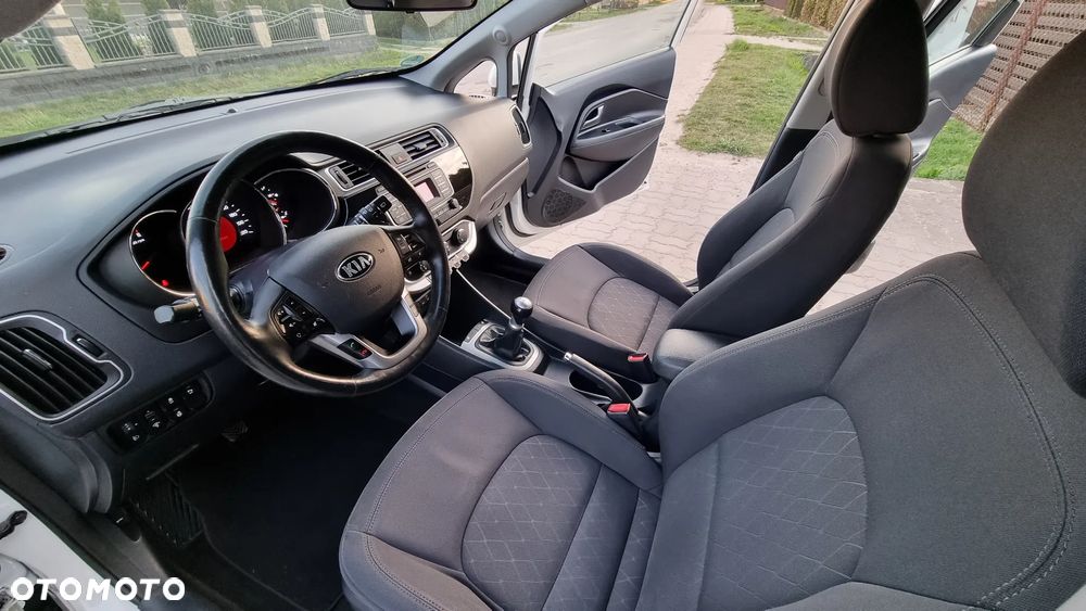 Kia Rio 1.2 Dream Team Edition - 23
