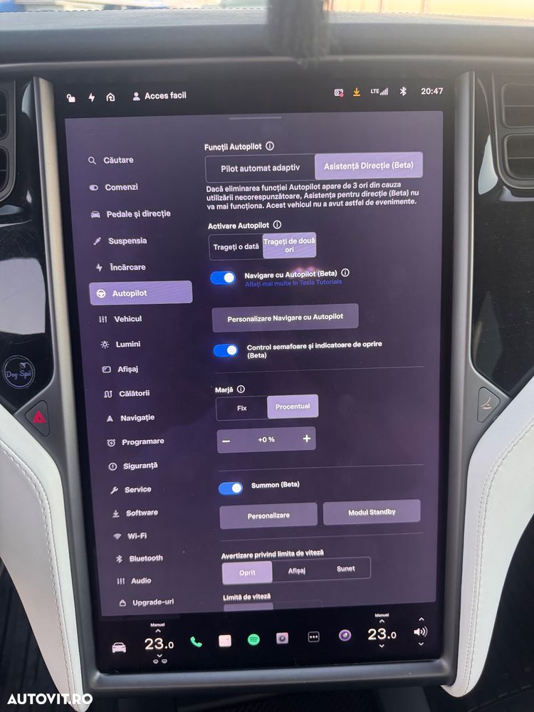 Tesla Model X - 40