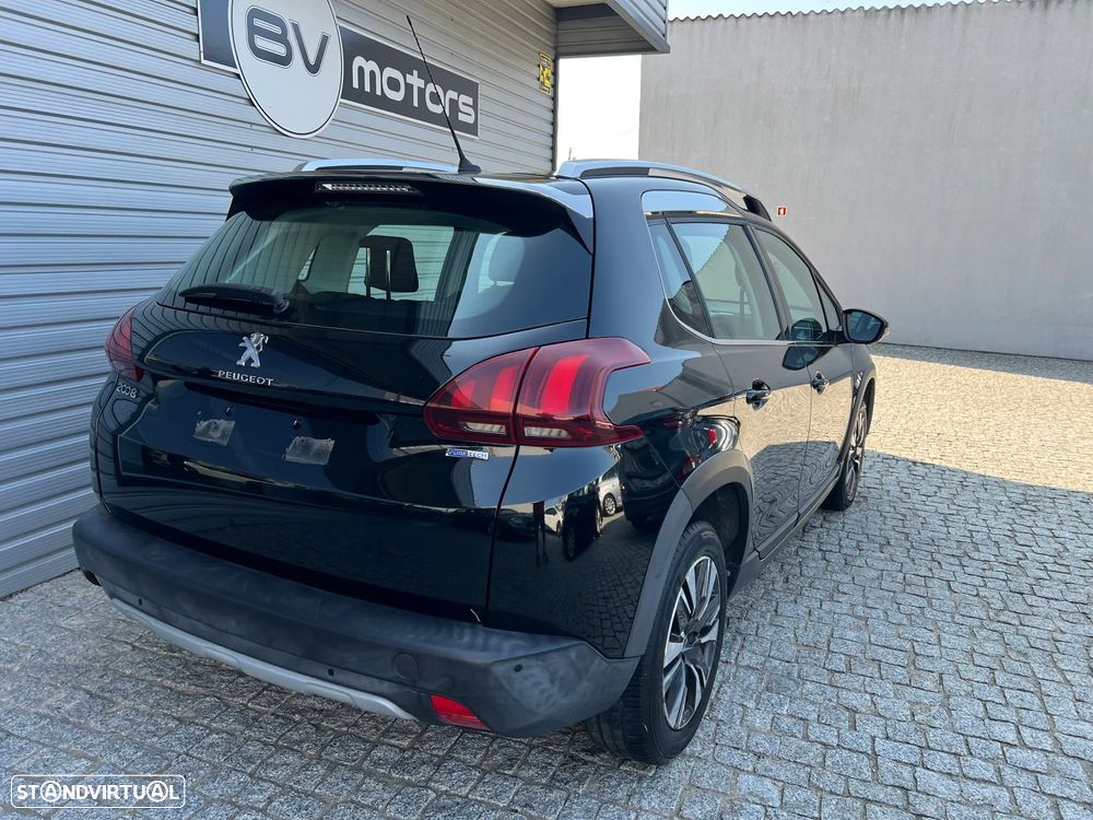 Peugeot 2008 1.2 PureTech Allure - 11