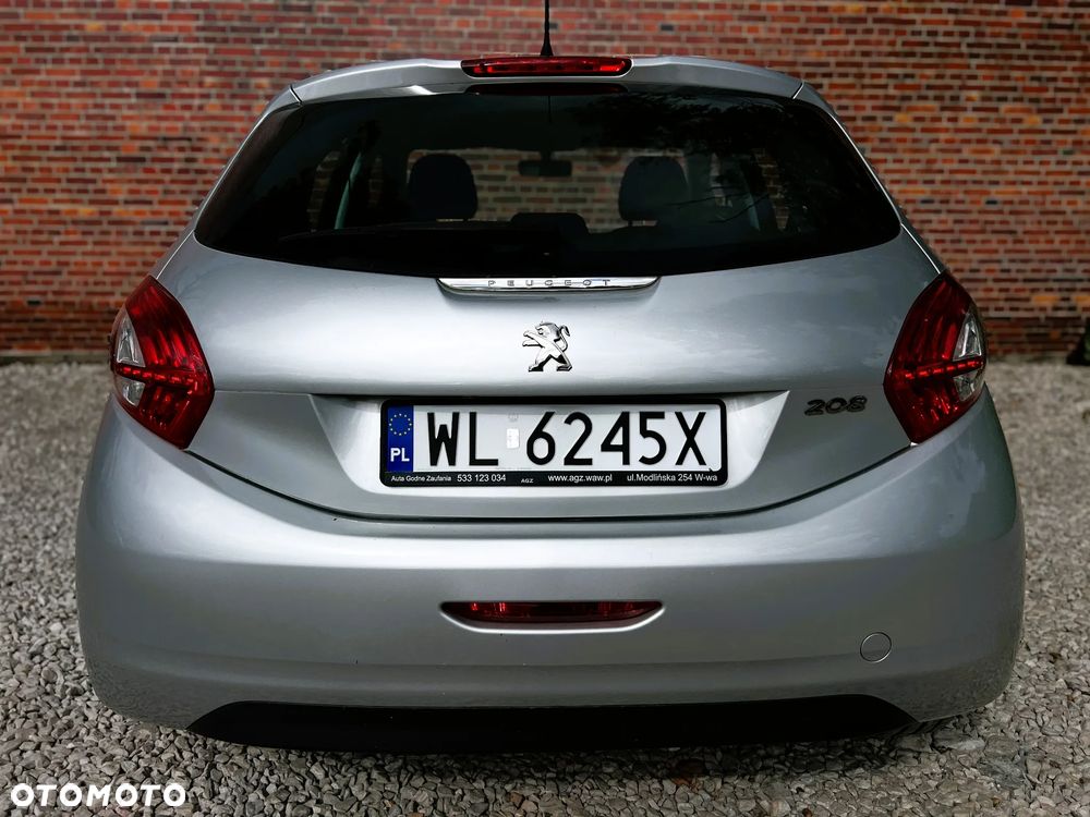 Peugeot 208 - 33