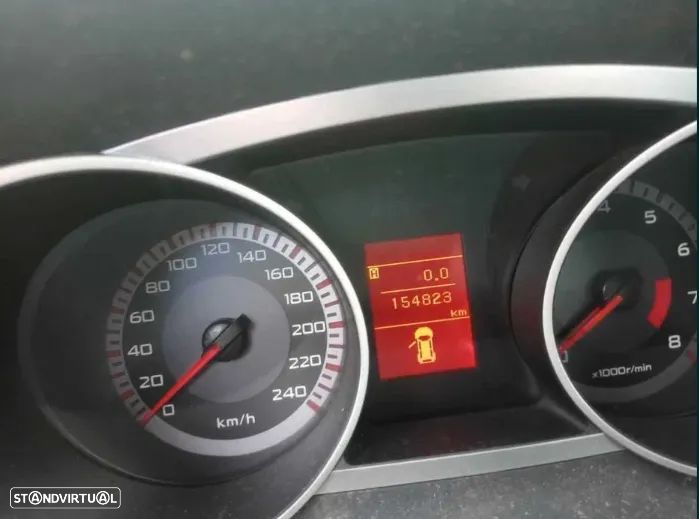 Citroën C-Crosser 2.4i Gasolina 4x4 Caixa Auto - 10