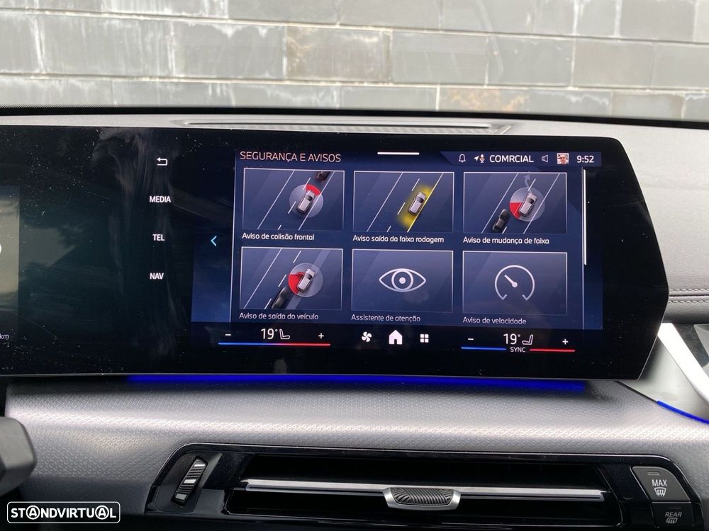 BMW iX1 eDrive20 Pack Desportivo M - 9