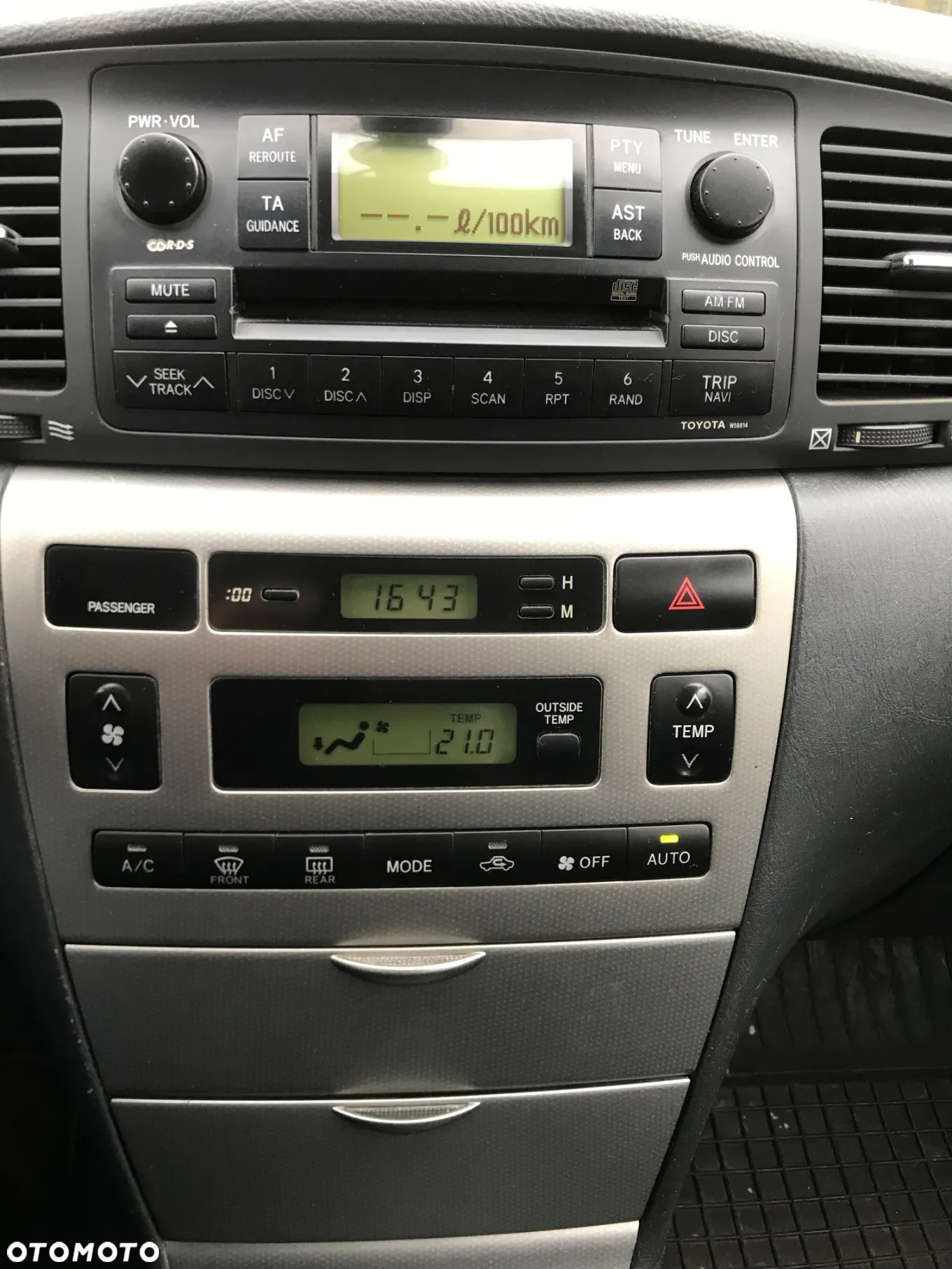 Toyota Corolla 1.6 VVT-i Sol (air6) - 8
