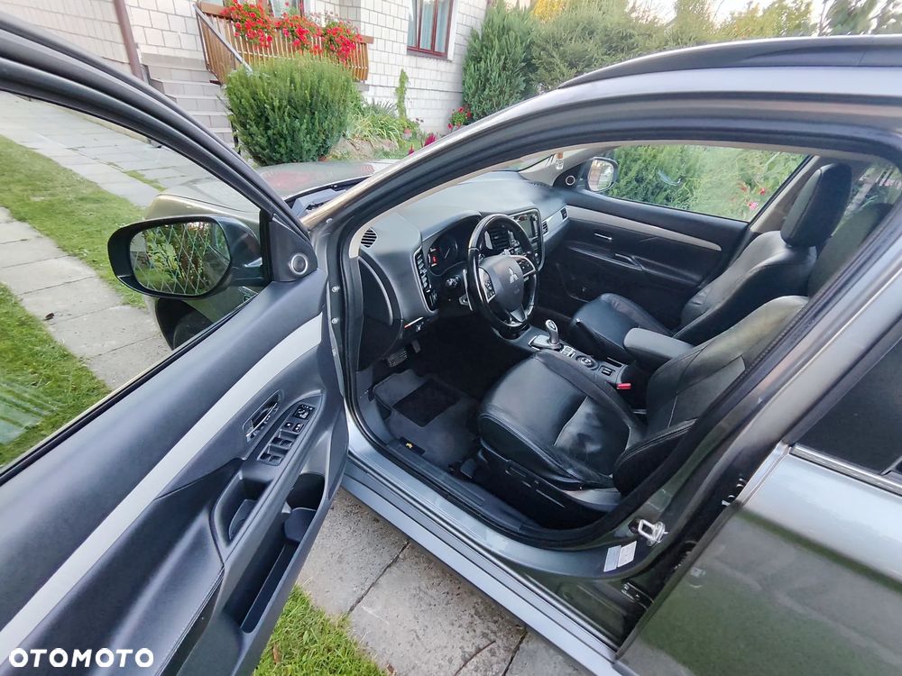 Mitsubishi Outlander - 28