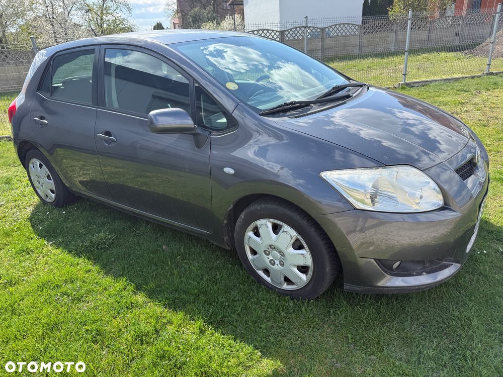 Toyota Auris 2.0 D-4D Edition - 2