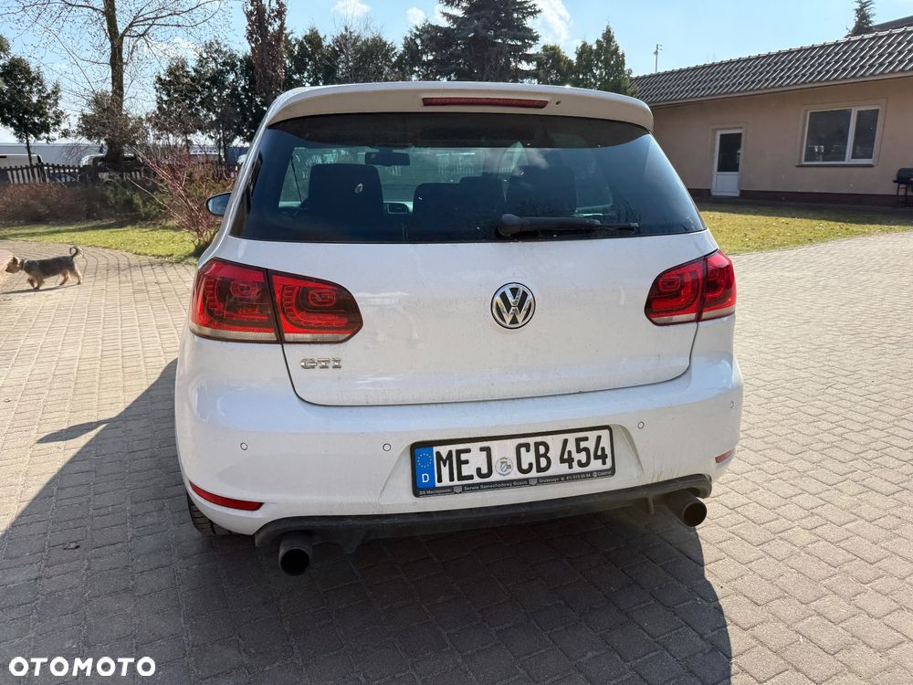 Volkswagen Golf 2.0 GTI adidas - 10