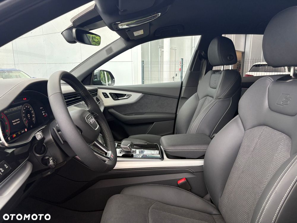 Audi Q8 - 11