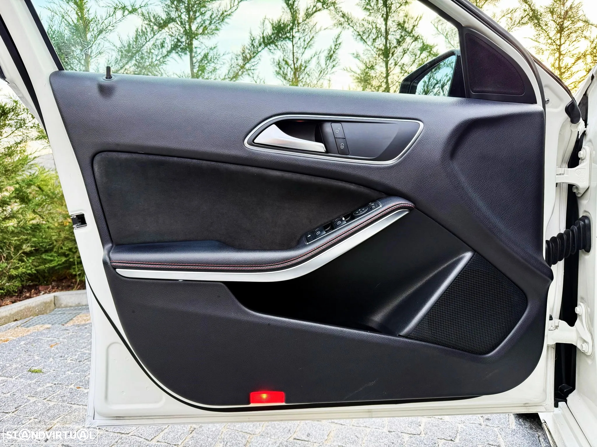 Mercedes-Benz A 180 d 7G-DCT AMG Line - 10