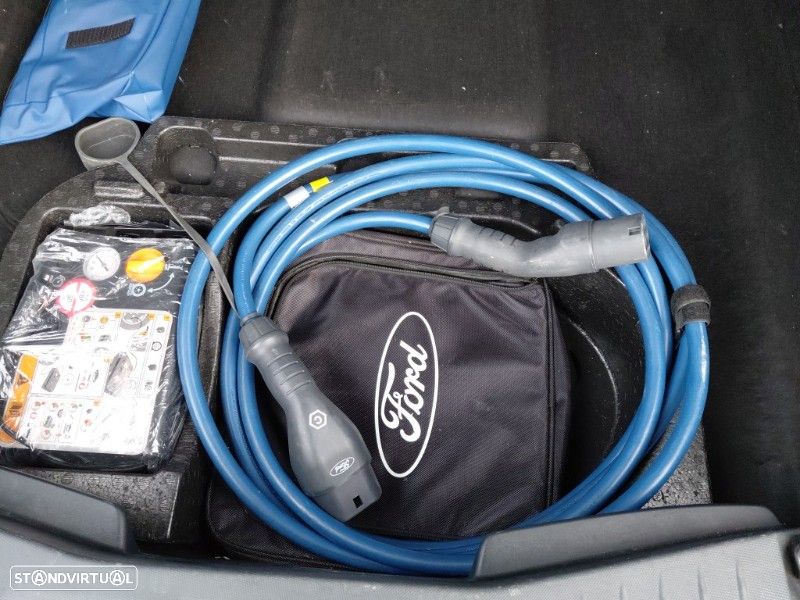 Ford Mustang Mach-E - 12