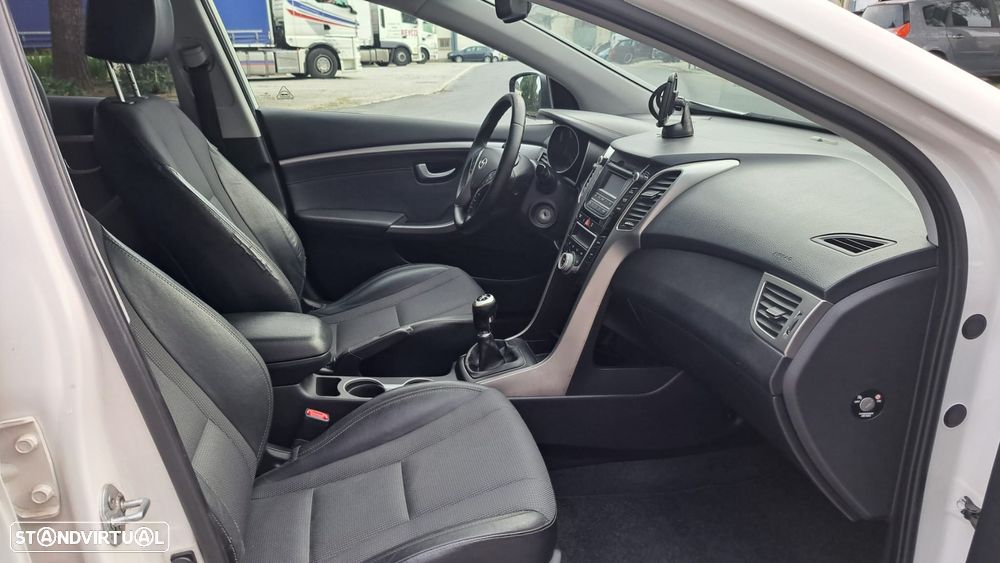 Hyundai i30 SW 1.6 CRDi Style - 30