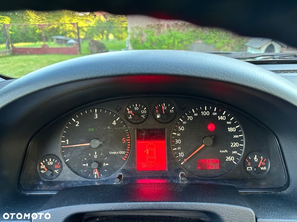 Audi A6 Avant ver-a6-avant-2-5-tdi - 11