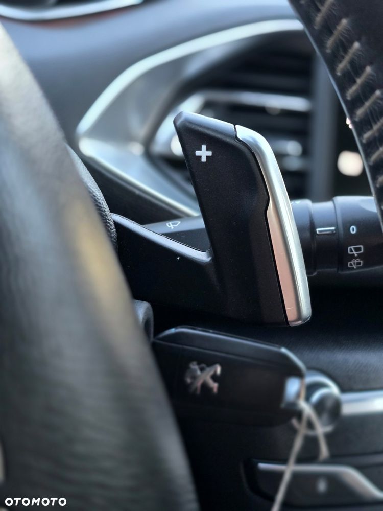 Peugeot 308 - 33