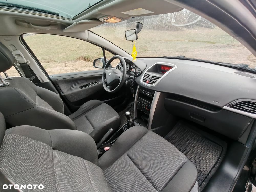 Peugeot 207 - 7