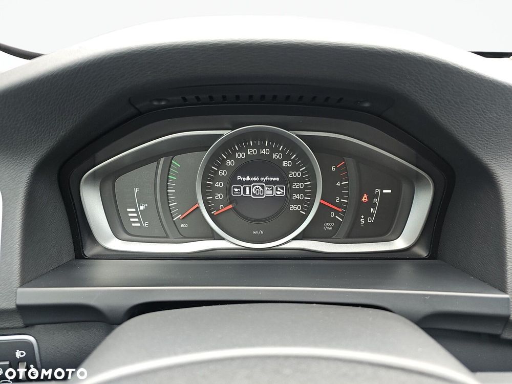 Volvo V60 Cross Country - 22
