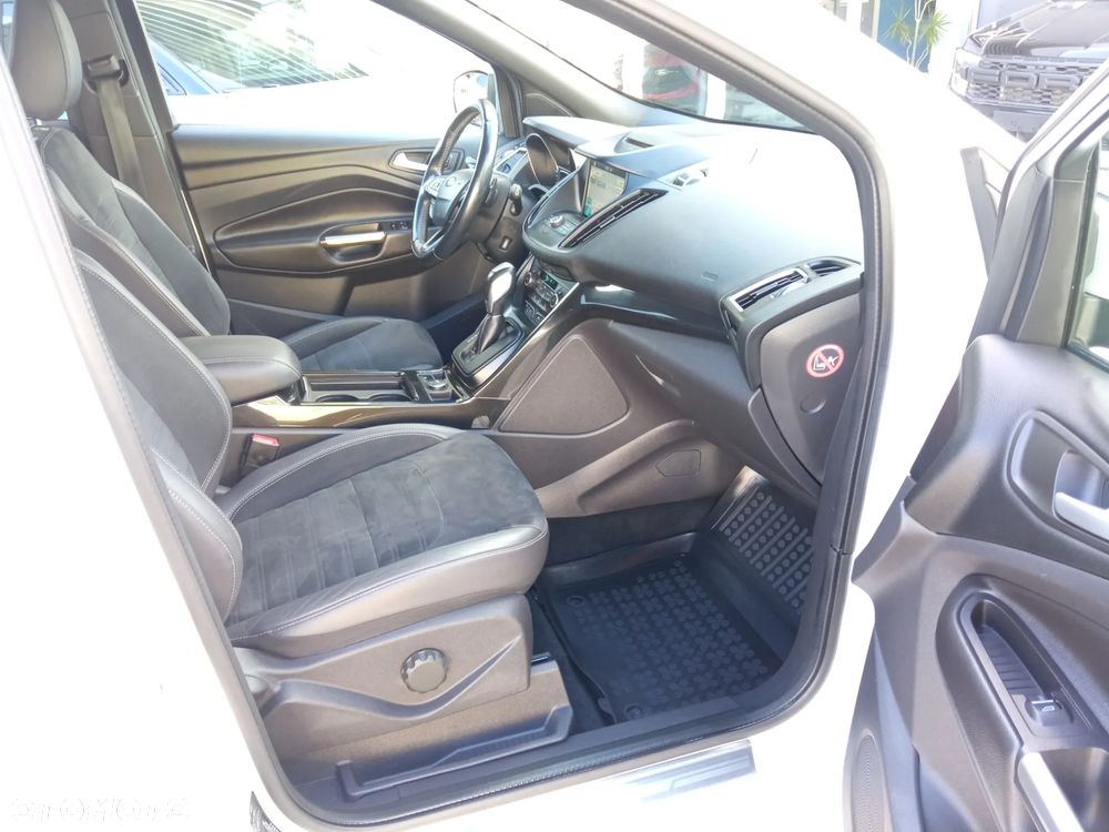 Ford Kuga 2.0 TDCi AWD ST-Line - 14