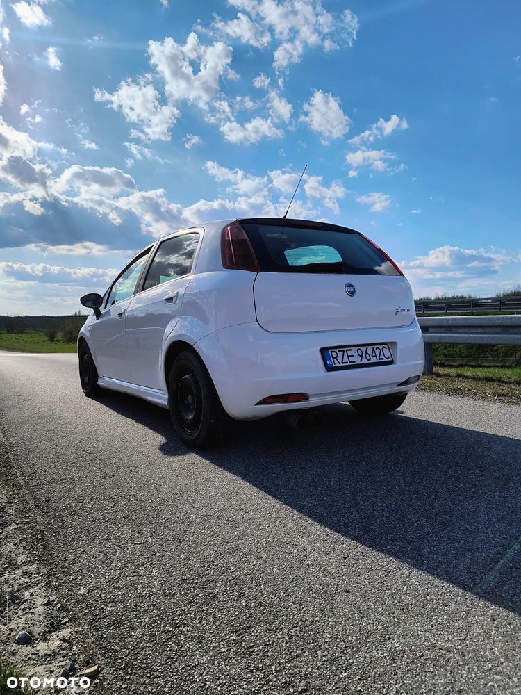 Fiat Grande Punto - 6