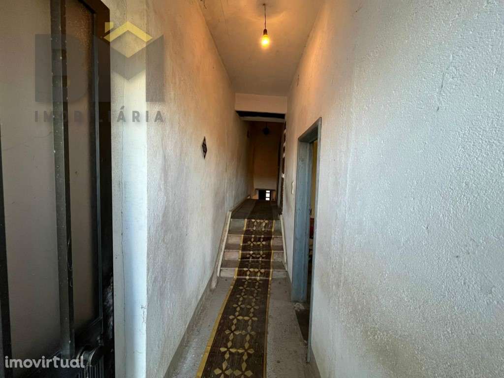 Moradia T2, com quintal, para venda em Salgueiro do Campo! - Grande imagem: 5/31