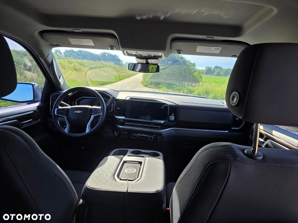 Chevrolet Silverado - 24