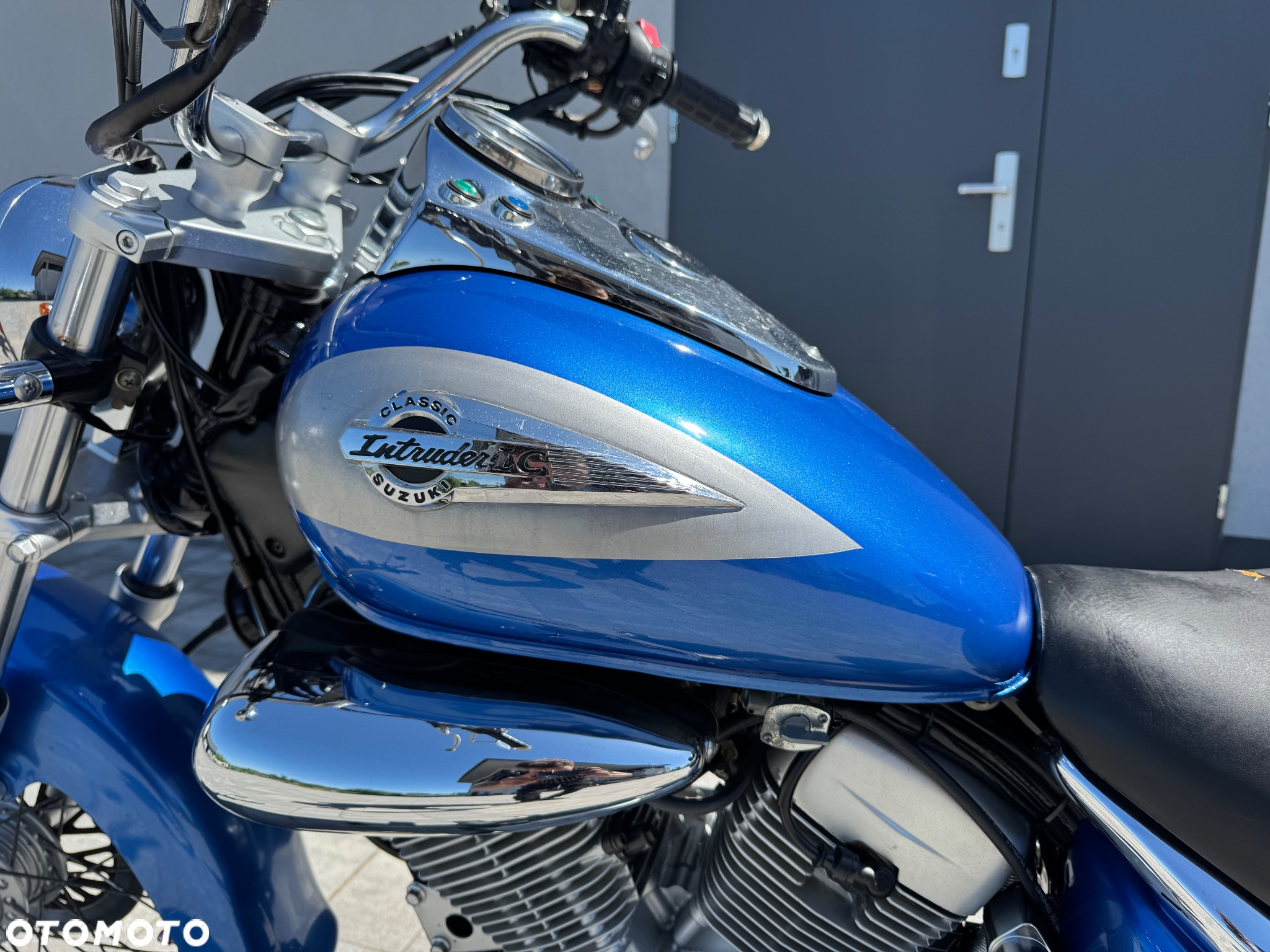 Suzuki Intruder - 10