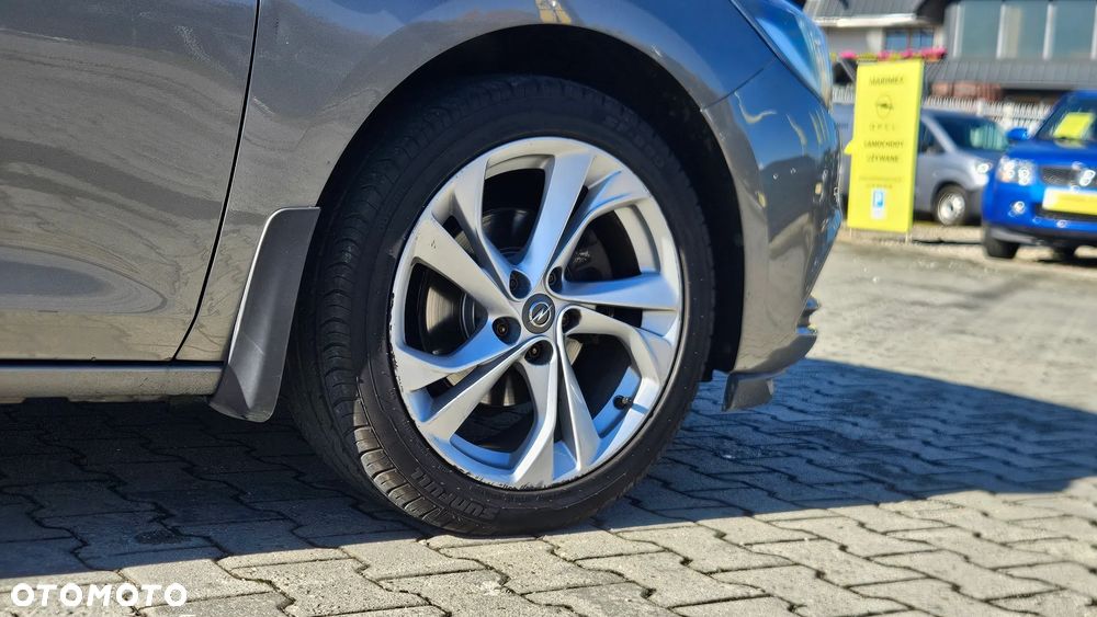 Opel Astra 1.4 T Dynamic - 23