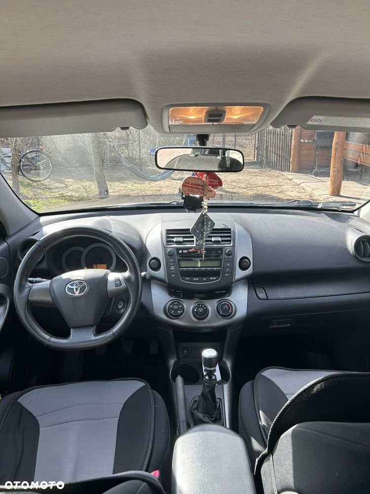 Toyota RAV4 - 7