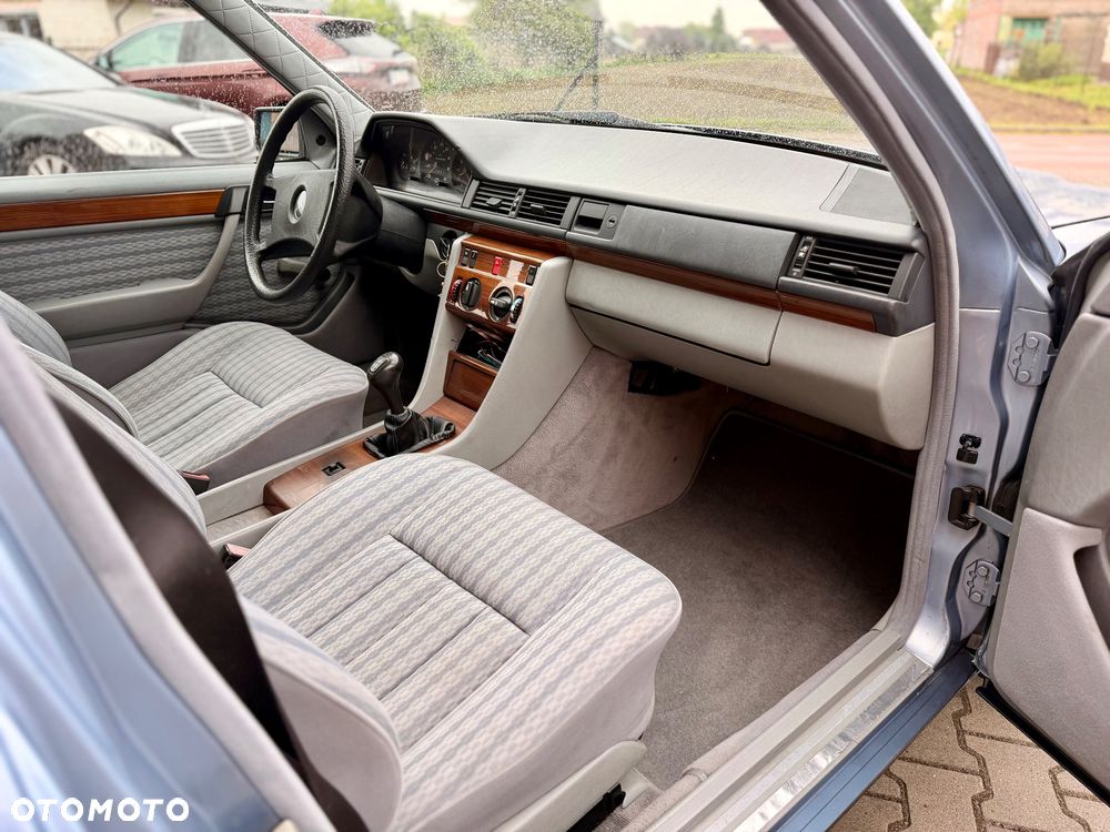 Mercedes-Benz W124 (1984-1993) - 11