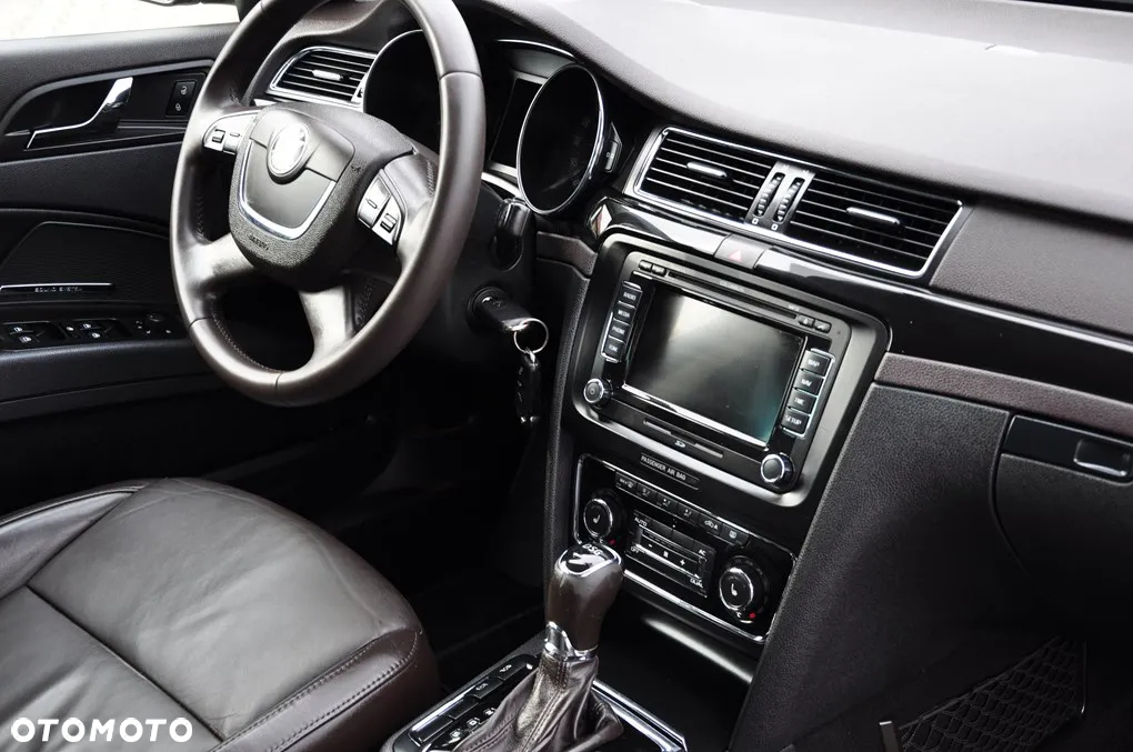 Skoda Superb 2.0 TDI L&K DSG - 29