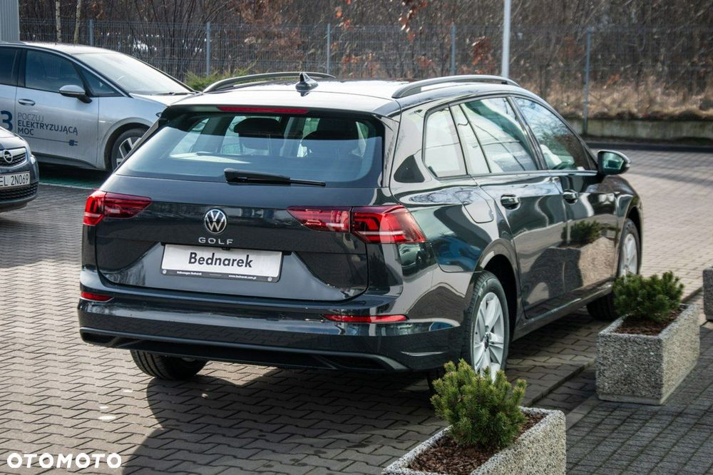 Volkswagen Golf - 10