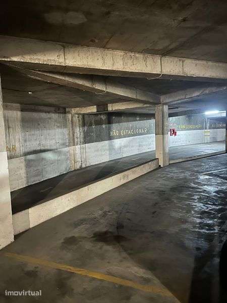 Garagem Rua de Vilar - Grande imagem: 4/4
