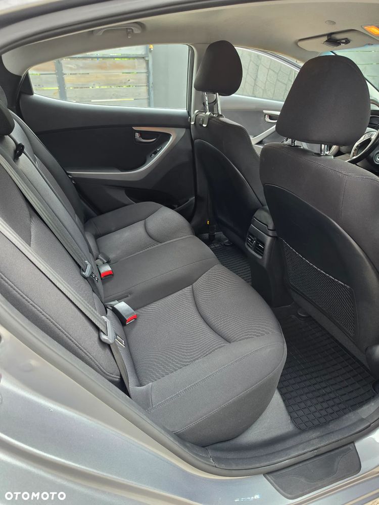 Hyundai Elantra 1.6 Style - 9
