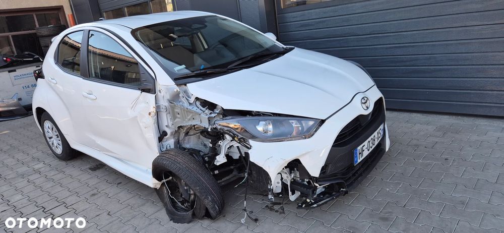 Toyota Yaris - 10